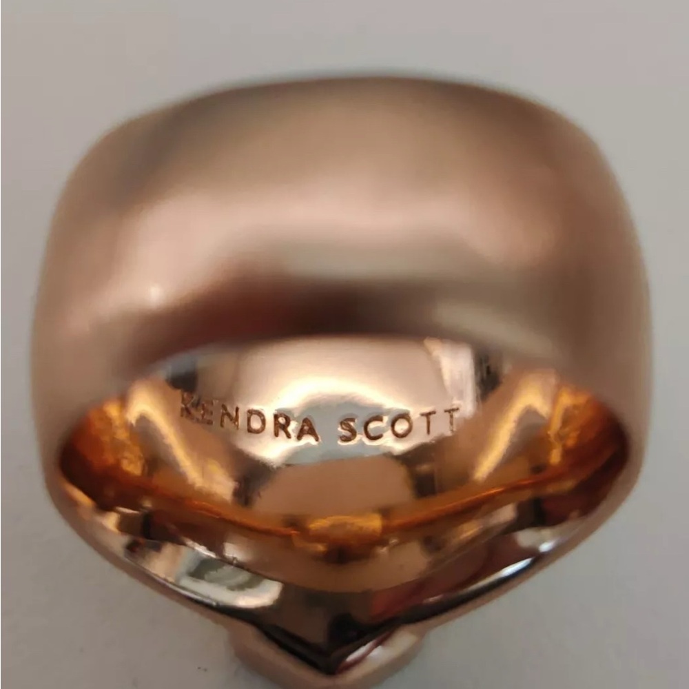 Kendra Scott Rose Gold Ring like new Sz 8 - Picture 4 of 7